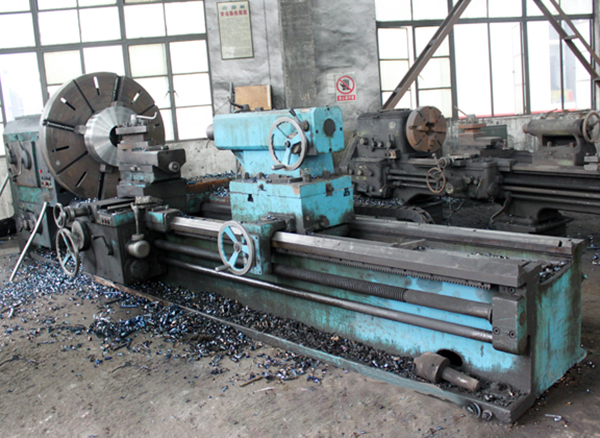 Horizontal lathe